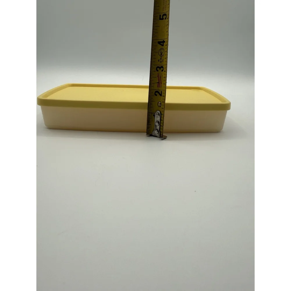 Vintage Tupperware 600 mL Rectangular Container Yellow Lid Snowflake Design
